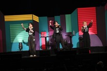 左から戸谷菊之介、坂田将吾、ファイルーズあい。