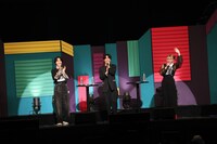 左から戸谷菊之介、坂田将吾、ファイルーズあい。