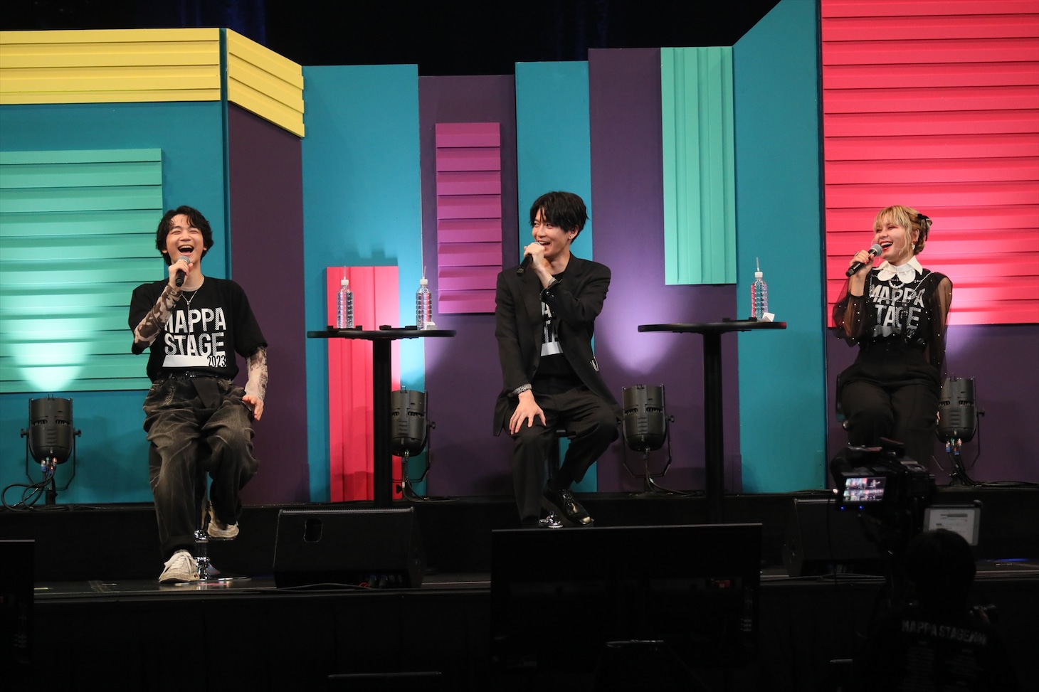 左から戸谷菊之介、坂田将吾、ファイルーズあい。