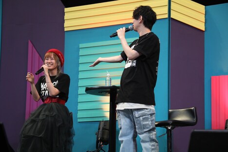 左から花守ゆみり、木村良平。