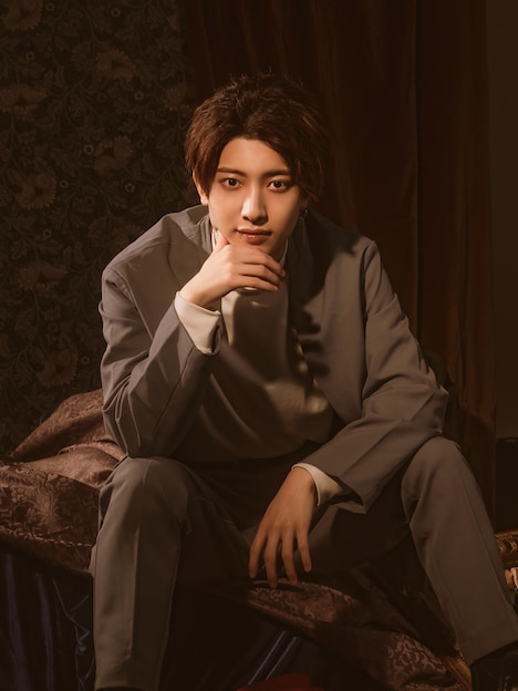 中村嶺亜演じる犬飼秀司。