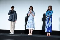 左から石川界人、瀬戸麻沙美、久保ユリカ。