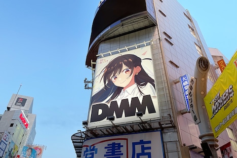 「彼女、お借りします」デザインになった渋谷大盛堂ボード。