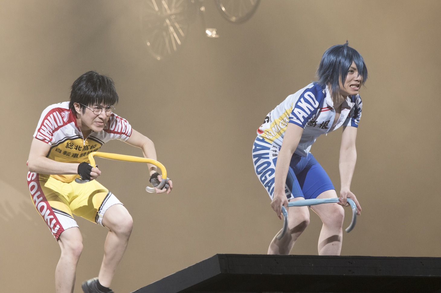 「舞台『弱虫ペダル』インターハイ篇 The WINNER」より。(c)渡辺航（週刊少年チャンピオン）2008／「弱虫ペダル」GR製作委員会2014 (c)渡辺航（週刊少年チャンピオン）／マーベラス、東宝、ＣＡセガジョイポリス