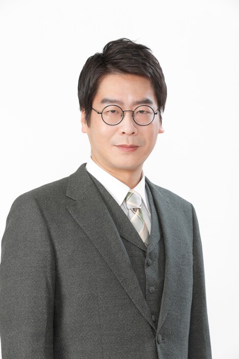 男性ブランコの浦井のりひろ。