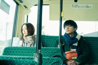 映画「水は海に向かって流れる」より。