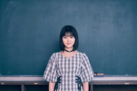 阿部凜扮する小清水唯。小清水唯は雨宮鈴子の親友。みきおの実験で、親友の鈴子のために動く。