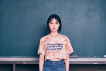 工藤遥扮する石井礼夏。石井礼夏は月岡小紅の親友。昔から気が強く、思ったことをはっきり口にする。