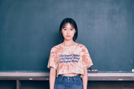 工藤遥扮する石井礼夏。石井礼夏は月岡小紅の親友。昔から気が強く、思ったことをはっきり口にする。