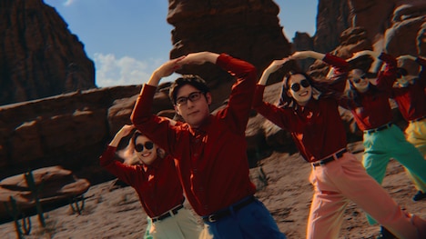 「やさしい麦茶、発芽大麦入りました。」篇より。