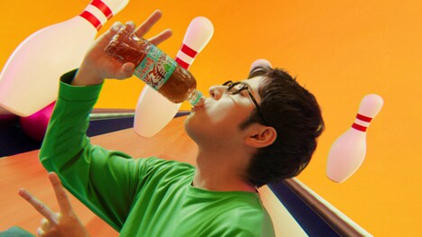 「やさしい麦茶、発芽大麦入りました。」篇より。