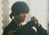 山崎賢人演じる信。