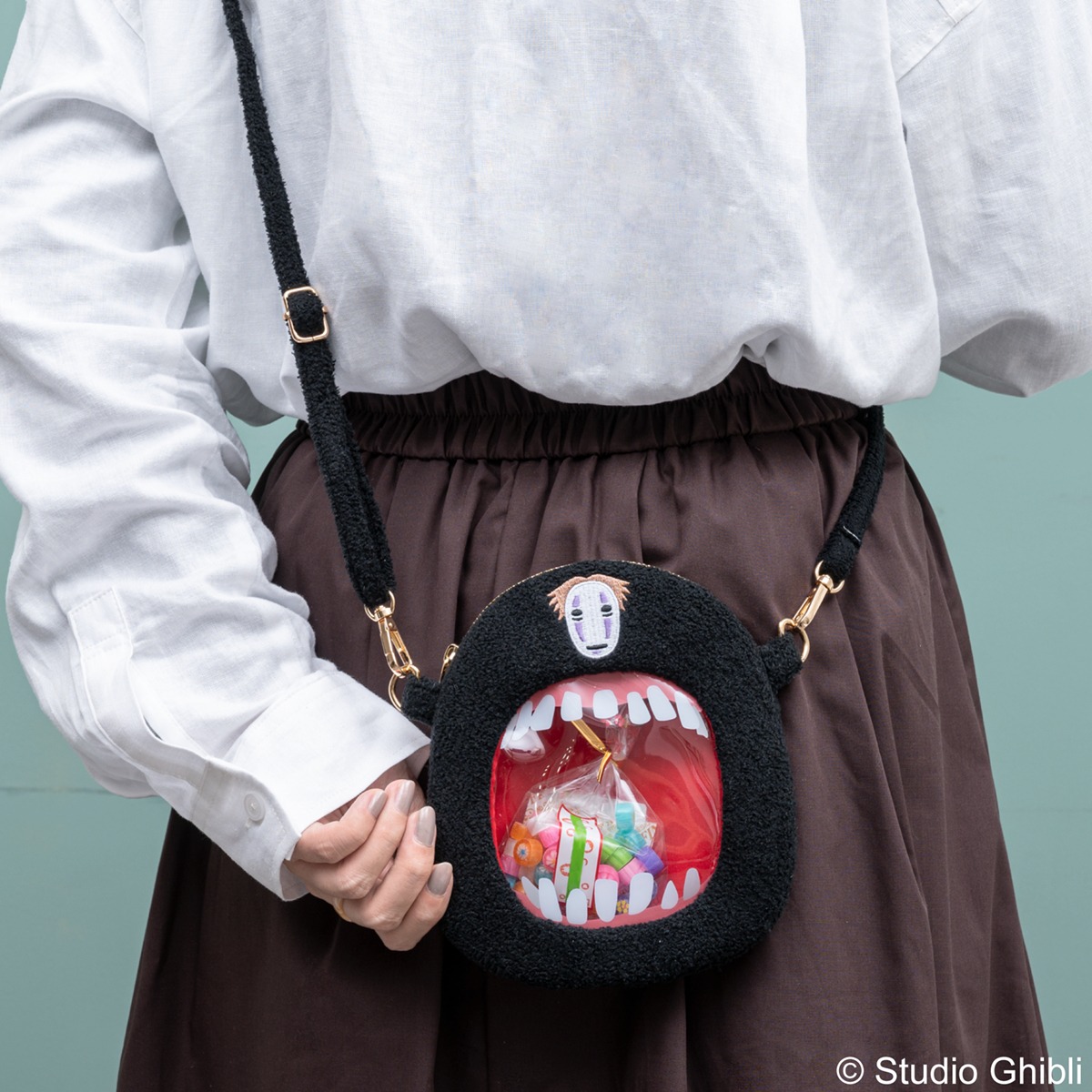 「おでかけポシェット カオナシ」