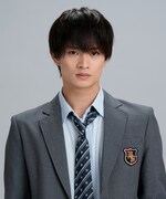 四鬼夕也役の浮所飛貴。