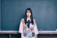 中村里帆扮する山口茉莉花。かつて相沢すみれと小山内彩にいじめられていたため、2人に対して強い恨みを持つ。