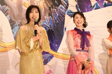 左から林原めぐみ、三石琴乃。