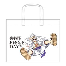 「DAY2」来場者特典の「トートバック」。 (c)尾田栄一郎／集英社 (c)尾田栄一郎／集英社・フジテレビ・東映アニメーション