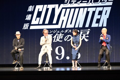 左からこだま兼嗣総監督、堀内賢雄、沢城みゆき、神谷明。