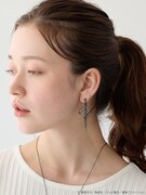 「ワールドトリガー キューブチャームイヤリング」使用イメージ