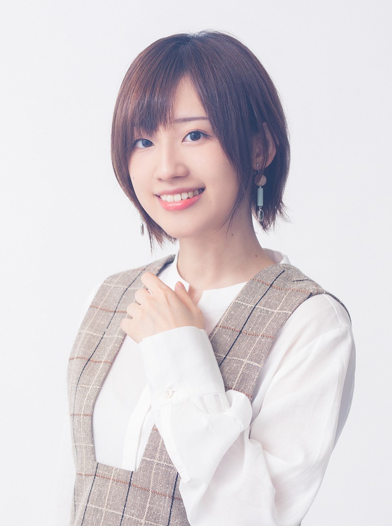 亜吏役の高橋李依。