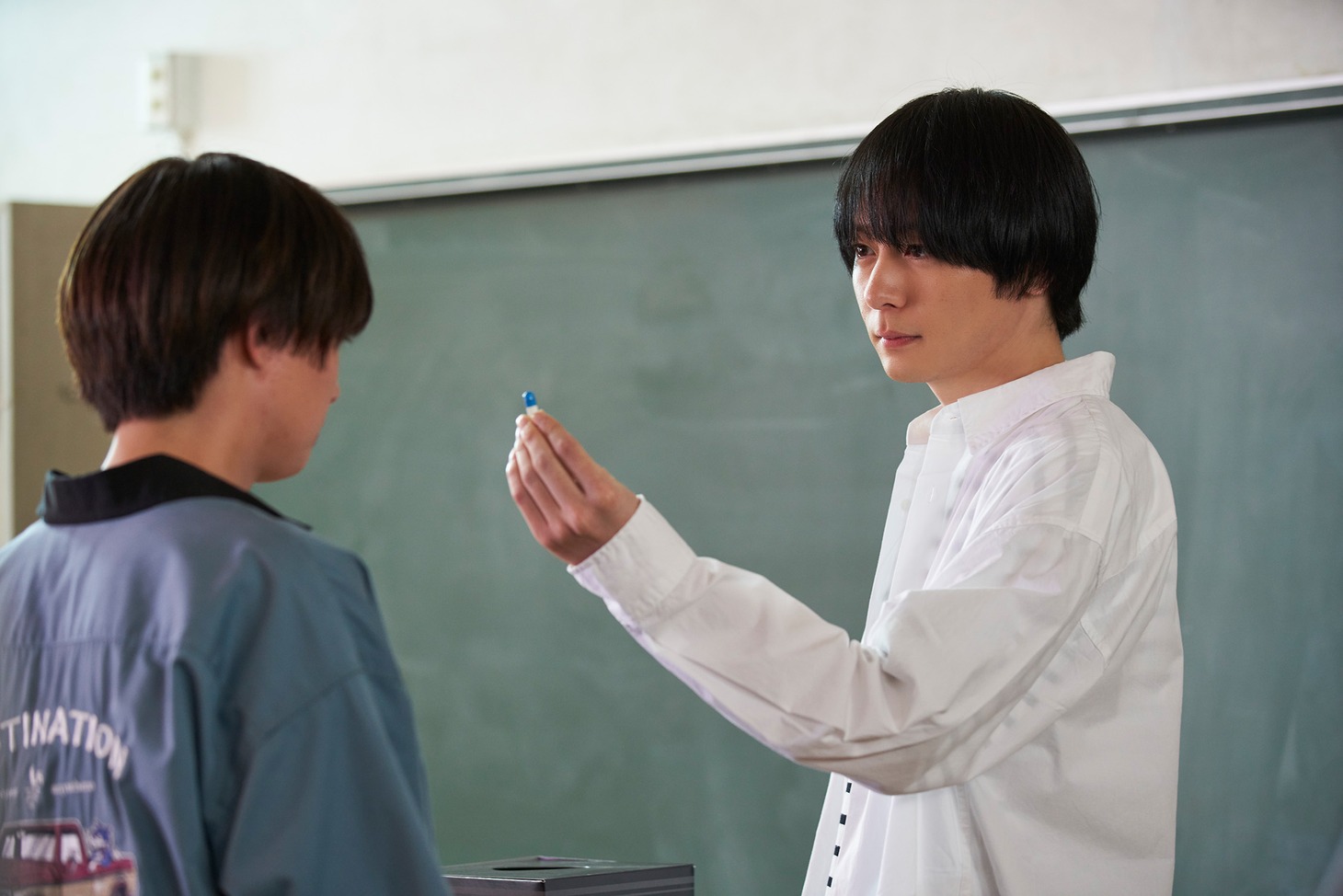 「なれの果ての僕ら」1話より。