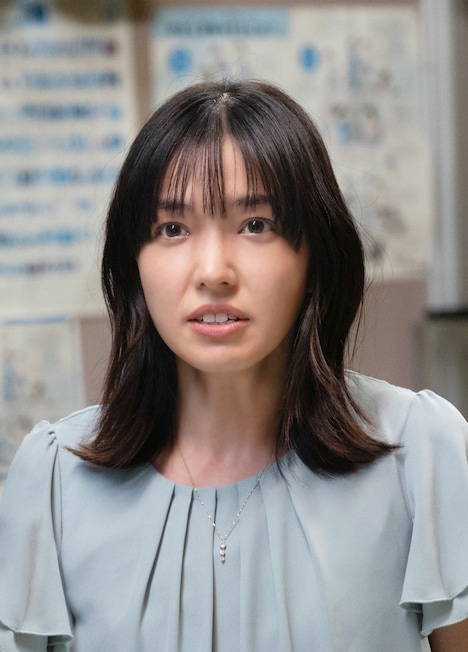 桜庭橋子役の我妻三輪子。