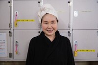 大島蓉子扮するヌシ。