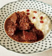 カレー粉とルウを使った「ホテルのビーフカレー」。