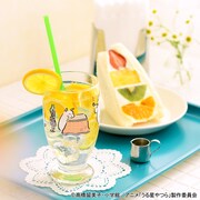 アデリアレトロ台付グラスの使用イメージ。