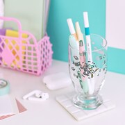 アデリアレトロ台付グラスの使用イメージ。