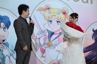 左から野島健児、三石琴乃。