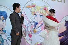 左から野島健児、三石琴乃。