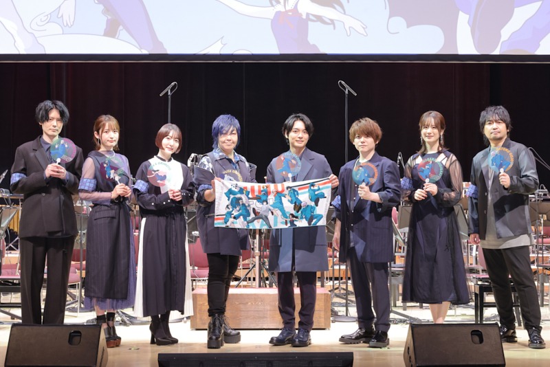 「じゅじゅフェス2023 with オーケストラ」より。左から内山昂輝、小松未可子、花澤香菜、緒方恵美、榎木淳弥、内田雄馬、瀬戸麻沙美、中村悠一。