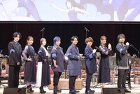 「じゅじゅフェス2023 with オーケストラ」より。左から内山昂輝、小松未可子、花澤香菜、緒方恵美、榎木淳弥、内田雄馬、瀬戸麻沙美、中村悠一。