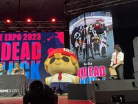 「Anime Expo 2023」より、TVアニメ「アンデッドアンラック」ステージの様子。