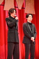 左から山崎賢人、吉沢亮。