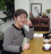 「ぼっち死の館」齋藤なずなのトークショーが7月15日に、デビュー時の思い出語る