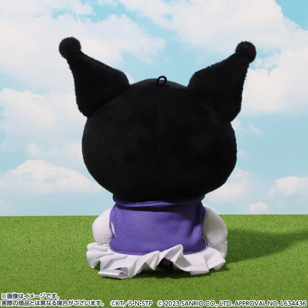 比嘉中学校のユニフォームを着たクロミのぬいぐるみマスコット