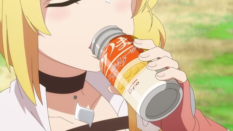 アニメ「自動販売機に生まれ変わった俺は迷宮を彷徨う」第1話の場面カット。