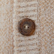 「夏目友人帳」コラボレーションのカーディガン。