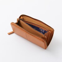 「夏目友人帳」コラボレーションの長財布。