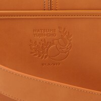 「夏目友人帳」コラボレーションのショルダーバッグ。