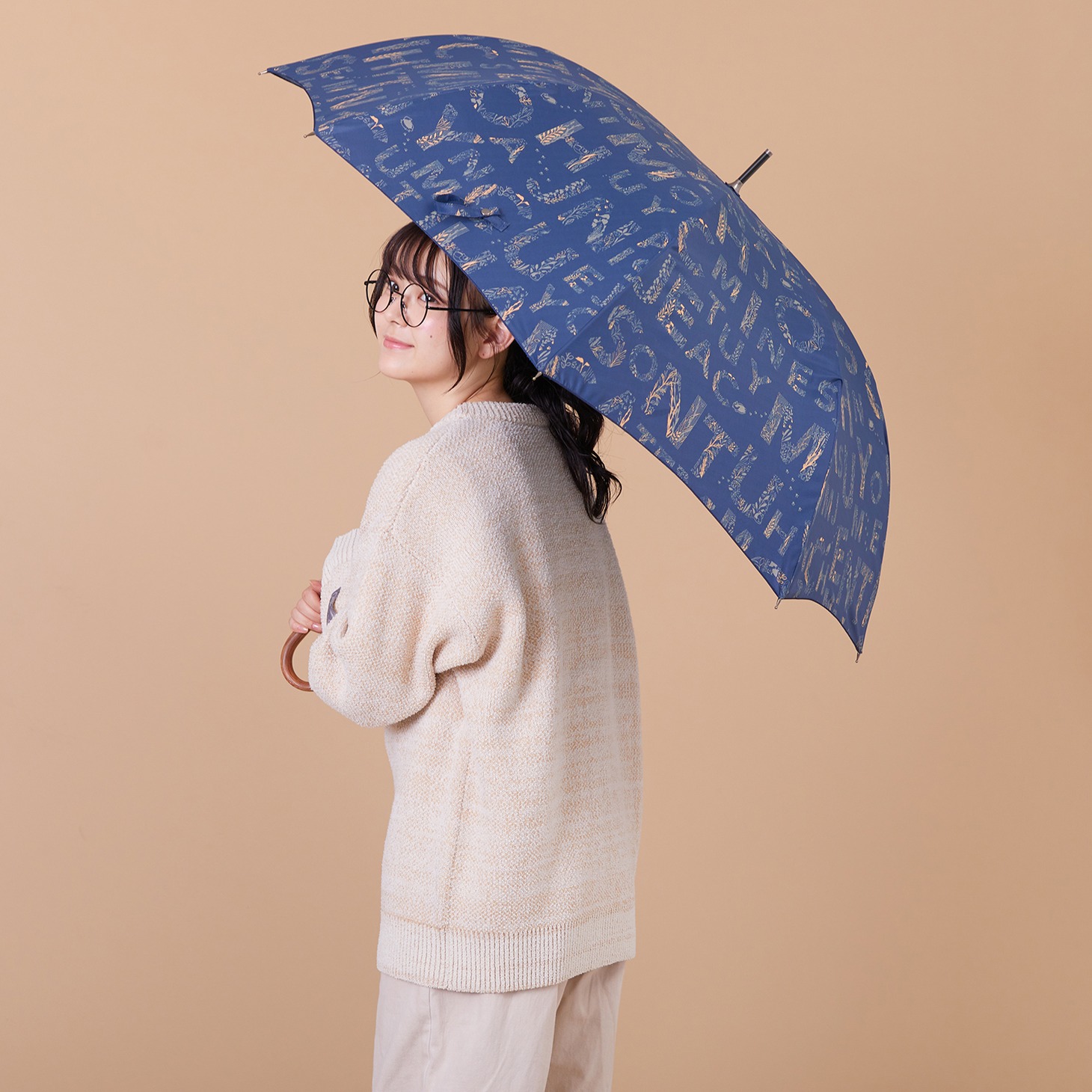 「夏目友人帳」コラボレーションの傘。