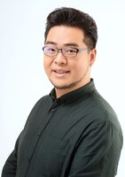 権田広見役の落合福嗣。