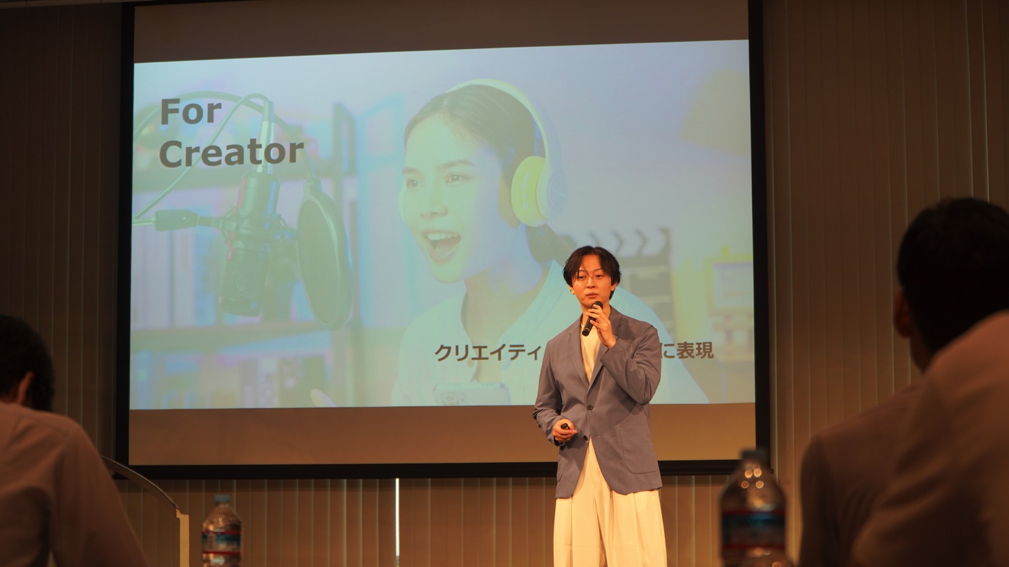 完成発表会の様子。