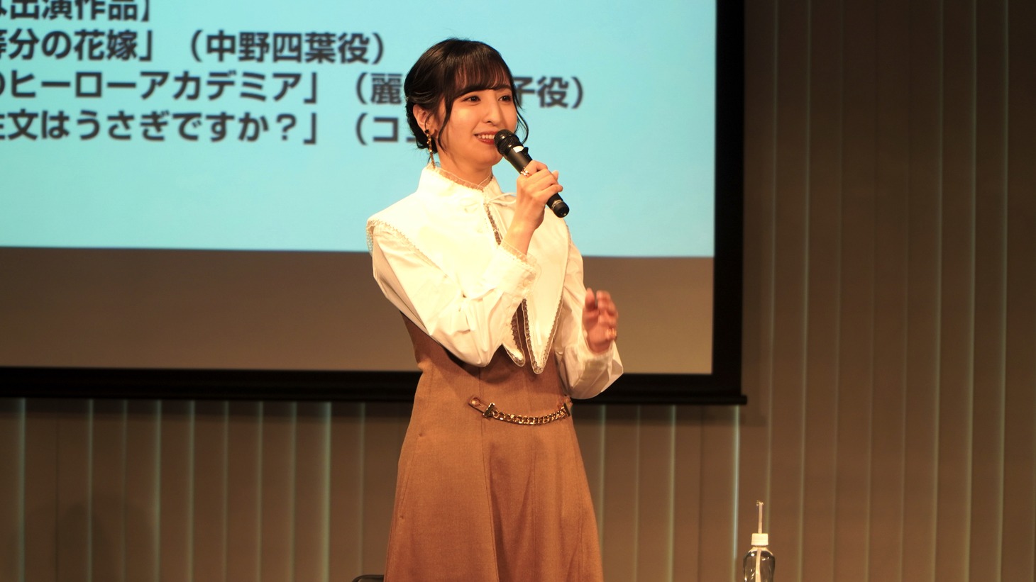 完成発表会の様子。