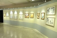 「赤髪の白雪姫 原画展」の様子。