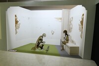 「赤髪の白雪姫 原画展」より、白雪にゼンが誓いを立てる場面を再現したコーナー。