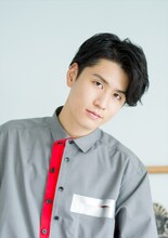 フッド役の阿座上洋平。