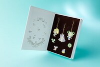 「ぷにるはかわいいスライム」4巻の特装版に付属する「かわいいピンズ＆チャーム」。